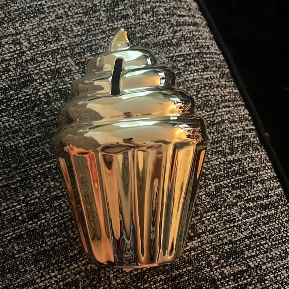 Cute cupcake coin holder